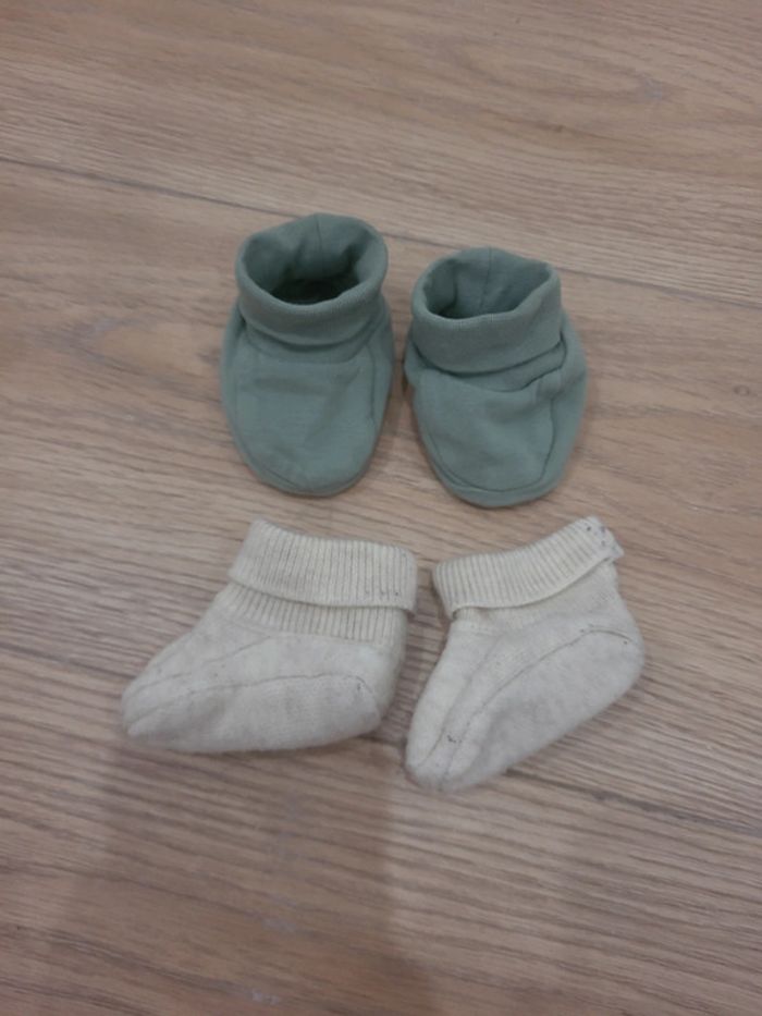 Lot chaussons de naissance