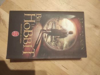 Bilbo le Hobbit J.R.R. Tolkien - Livre de Poche 2012