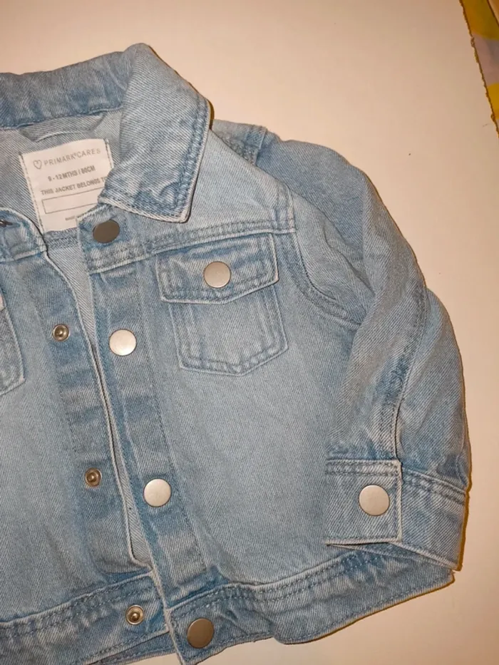 Veste en jean excellent état 9-12 mois Primark - photo numéro 4