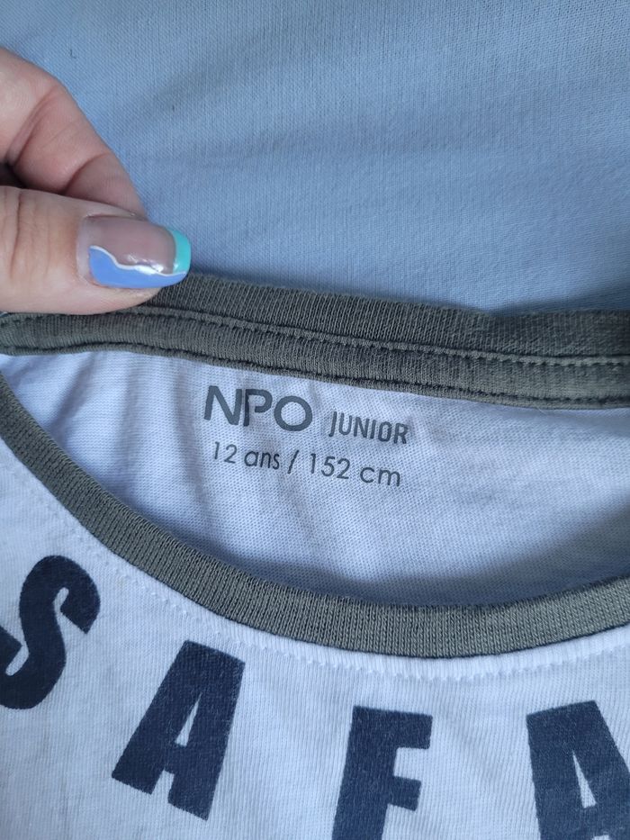 T.shirt m.courtes 12 ans (plus un 10 ans ) - photo numéro 2