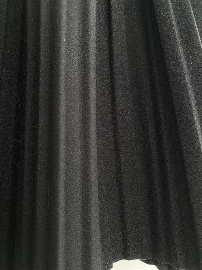 Jupe noire plissée - photo numéro 4