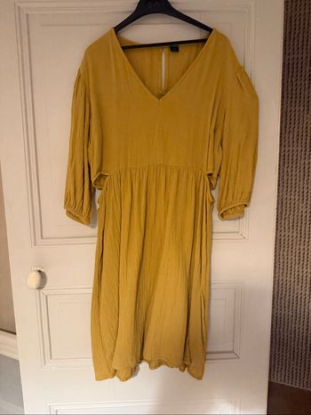 Robe moutarde