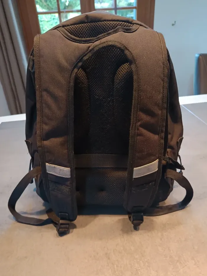 Vend cartable évolutif tirable et sac a dos carrefour. - photo numéro 17