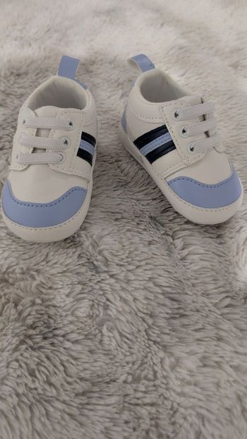 Baskets bébé Saxo Blues taille 18 neuves