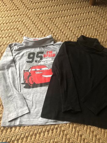 Lot de 2 sous pull taille 5 ans