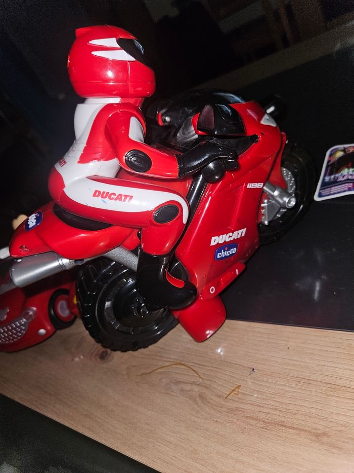 Moto télécommandé - photo numéro 4