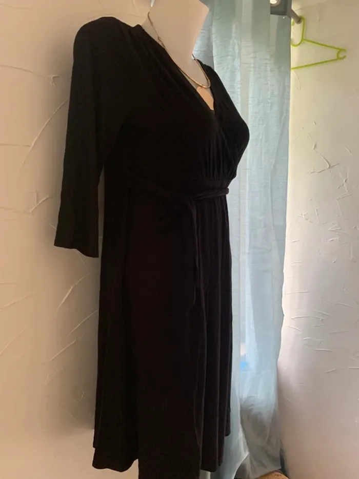 Robe Kiabi noire col V taille 42-44 très bon état - photo numéro 3