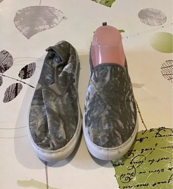 Paire de chaussures velours gris taille 38