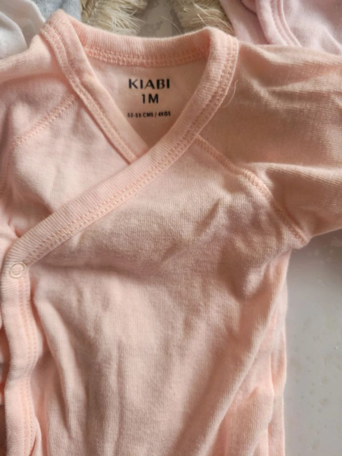 Lot 4 bodys taille 1 mois manches courtes et manches longues - photo numéro 3