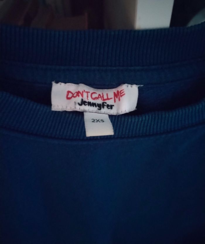 Pull bleu roi "Jennifer" en très bon état + un haut offert - photo numéro 2