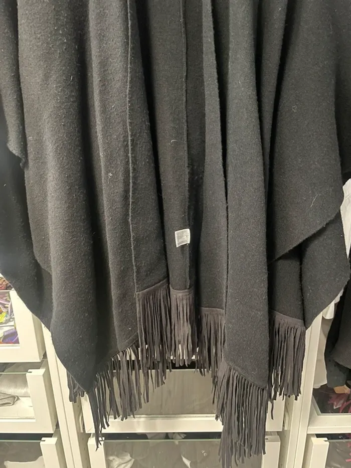 Poncho noir - photo numéro 3