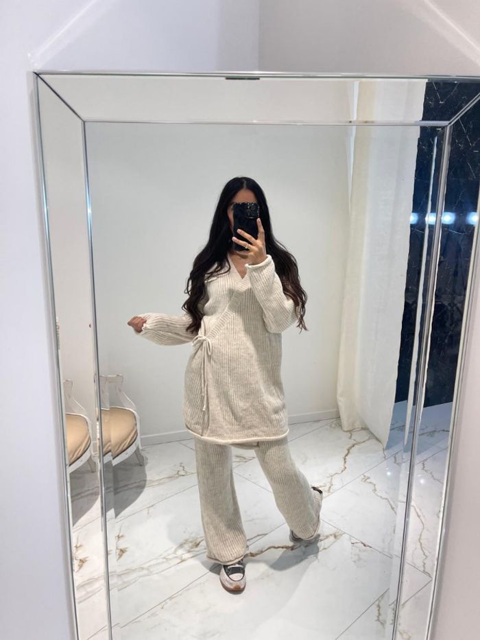 Magnifique ensemble cache cœur. Haut + pantalon neuf avec étiquette 🏷 - photo numéro 3