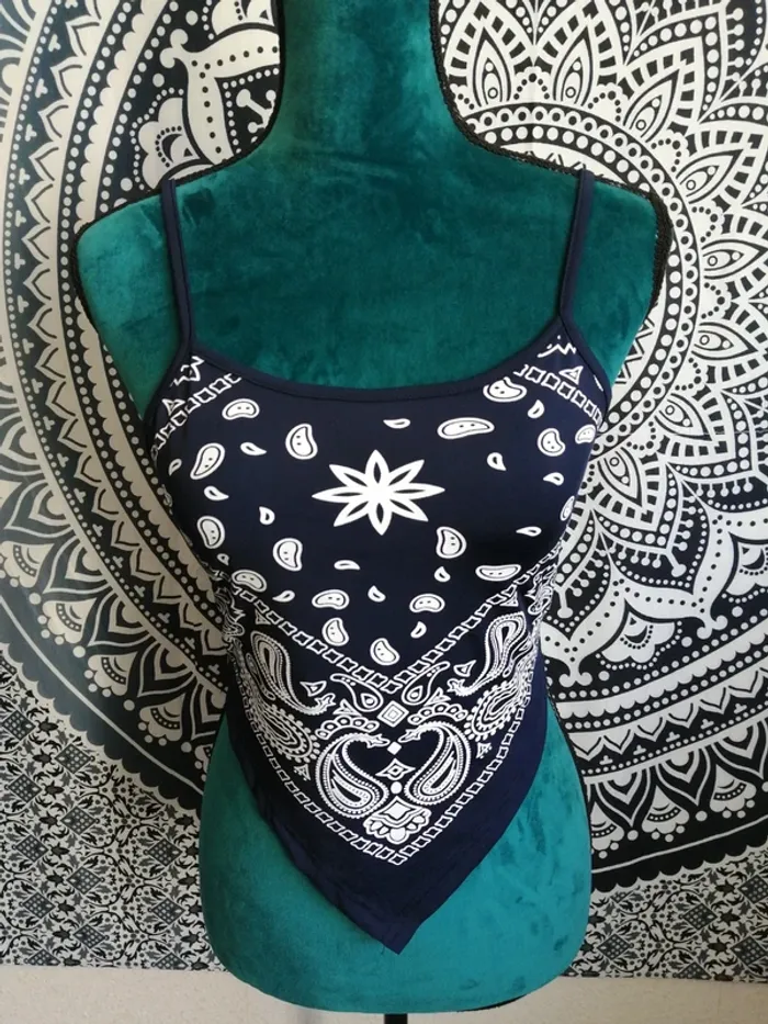 Top marine court style foulard motifs bandana / shein / (S) - photo numéro 2