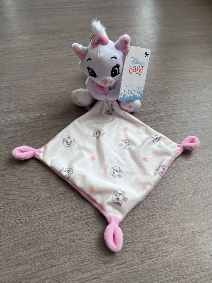 Doudou mouchoir marie les artistochats neuf avec étiquette