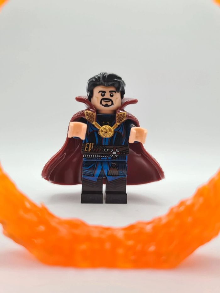 Figurine type lego Docteur Strange avec Portail Marvel - photo numéro 3