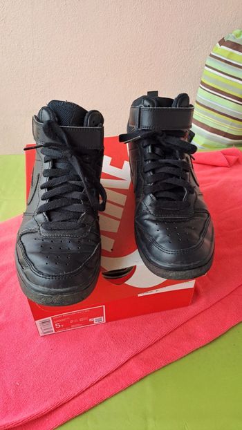 Baskets mixtes montantes noires Nike t.37,5