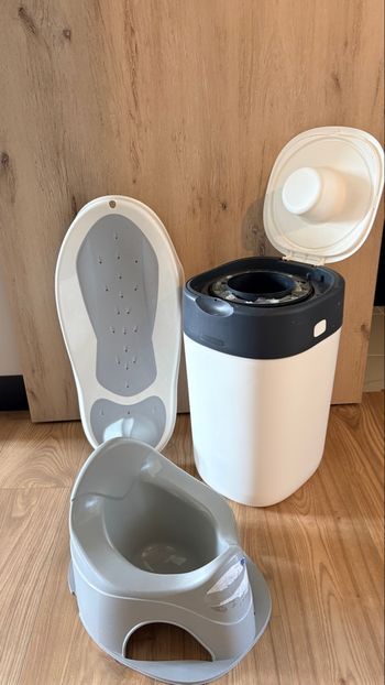 Poubelle, pot, planche de bain 
