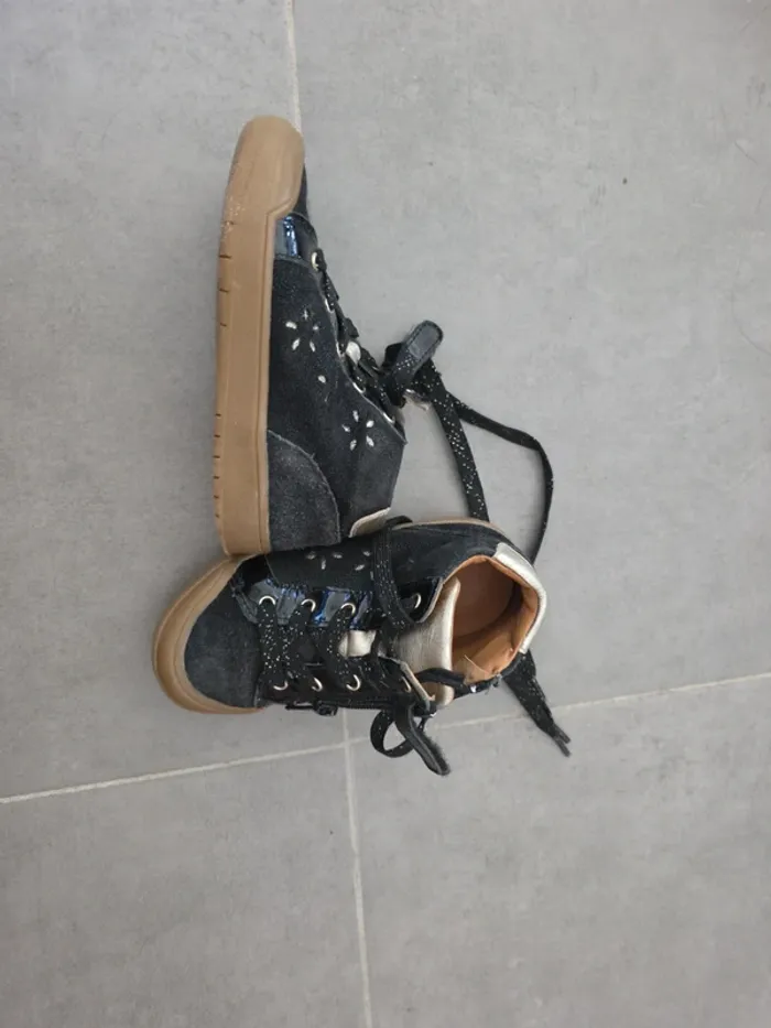 Chaussure fille taille 26