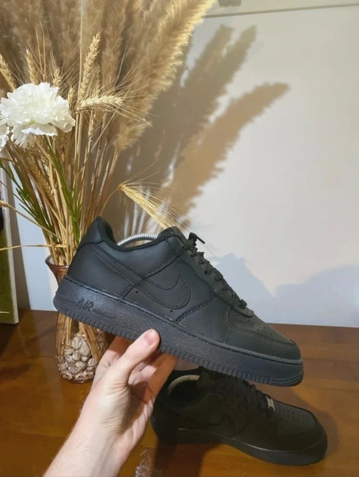 Nike Air Force One noir
39 - photo numéro 2