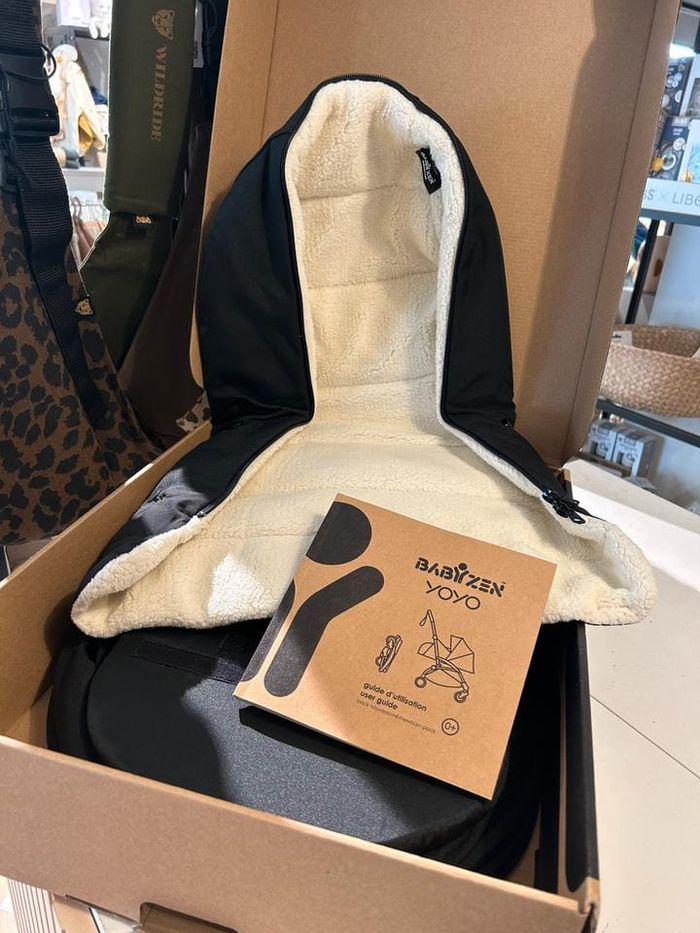 Poussette Babyzen YoYo 2 Noire, Pack Nouveau-né 0+ et 6+, Nacelle, Accessoires et Maxi Cosy - photo numéro 2