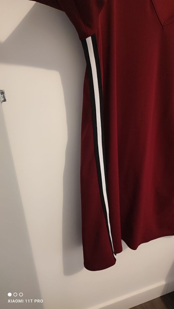 Robe bordeaux avec rayures, en très bon état, taille L - photo numéro 2