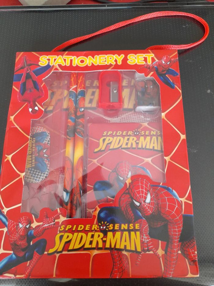 papeterie spiderman
