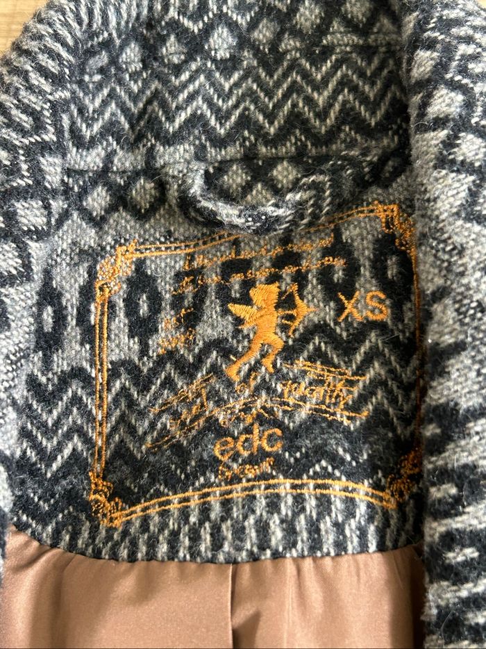 Veste courte grise et noire Esprit taille XS bon état - photo numéro 10