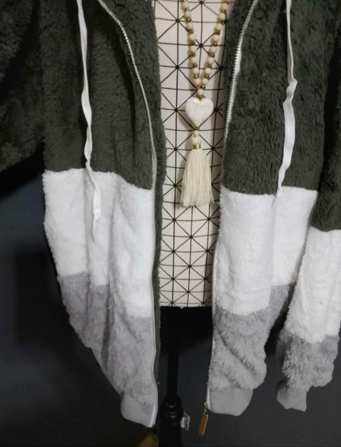 Veste Oversize à Capuche Femme Grande Taille 58 – Patchwork Gris & Blanc, Doublée Polaire, Chaude & Tendance ❄️ - photo numéro 3