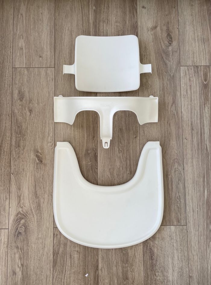 Plateau et baby set Stokke pour la chaise haute Tripp Trapp. Blanc/white.