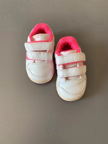 Basket rose fille taille 19