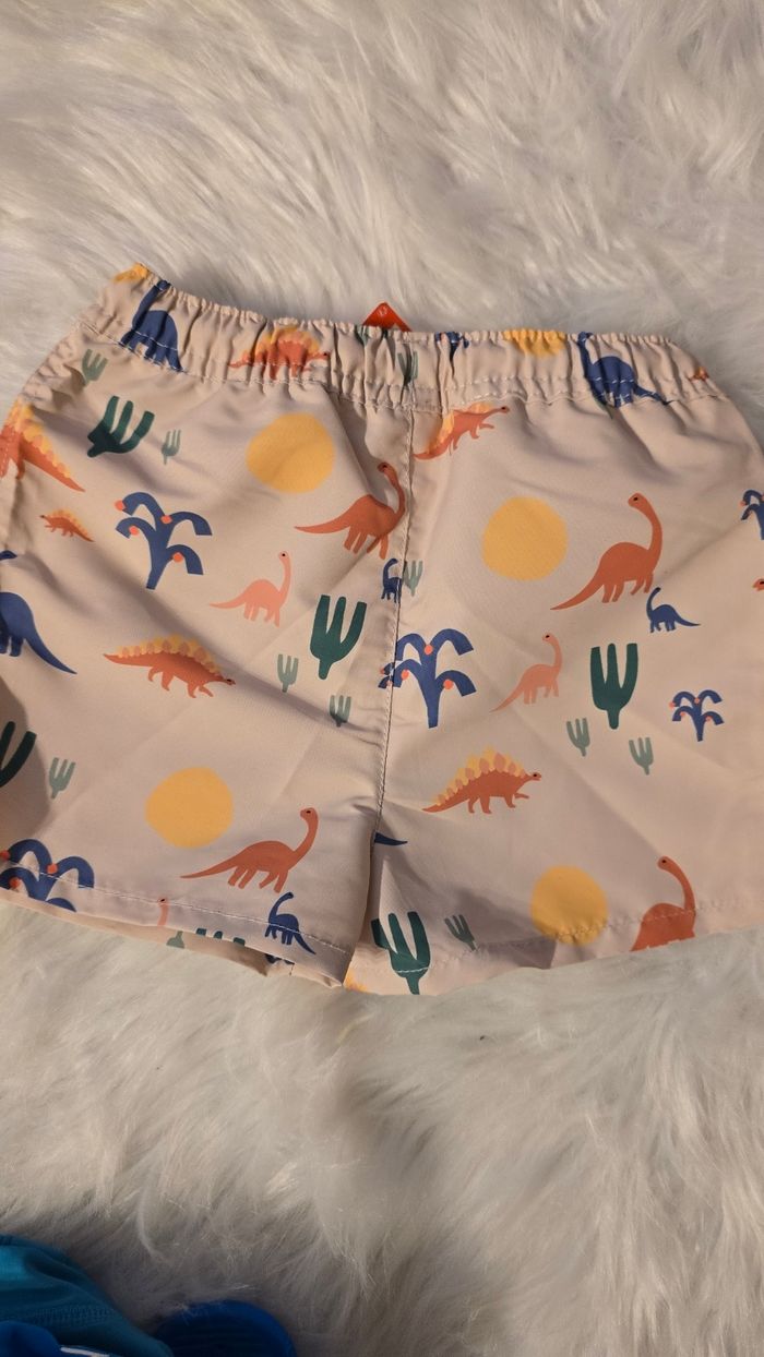 Neuf (non porté) 🏷😍🤩 Short de bain 18 mois garçon 🤩😍💙 - photo numéro 2