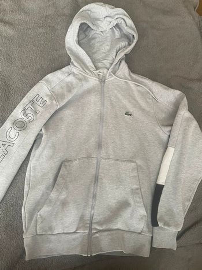 ensemble lacoste gris