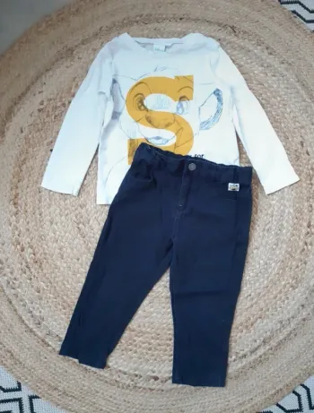 Tenue haut manches longues et pantalon Disney 23 mois