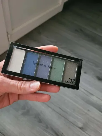 Palette de maquillage Yes Love 