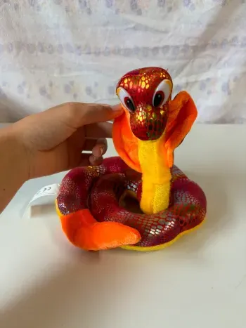 Peluche cobra