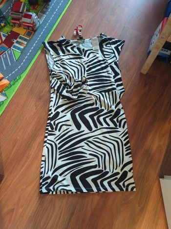 Robe blanche et noire neuve