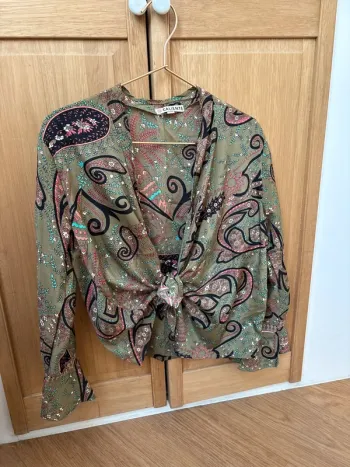 Blouse à noeud