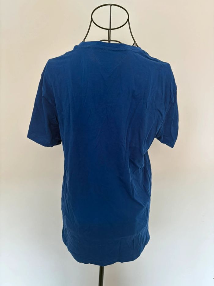 🚨 À vendre : T-shirt Tommy Jeans bleu cobalt 🚨 - photo numéro 3