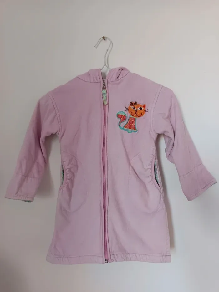 Peignoir à capuche rose petit chat fille 2 ans Carré Blanc