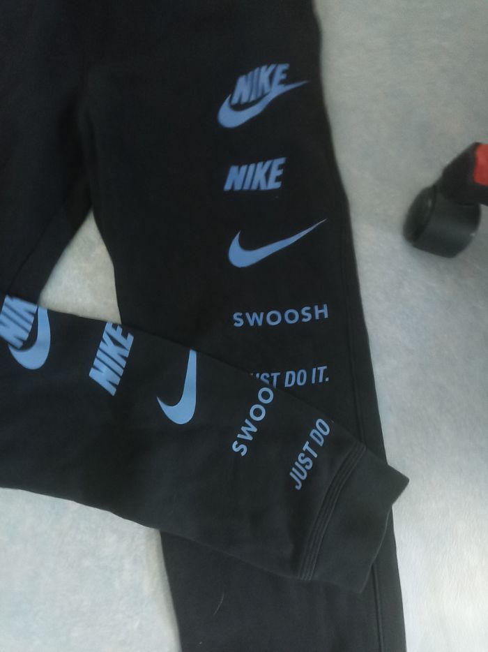 Ensemble Nike 11/12 ans - photo numéro 3