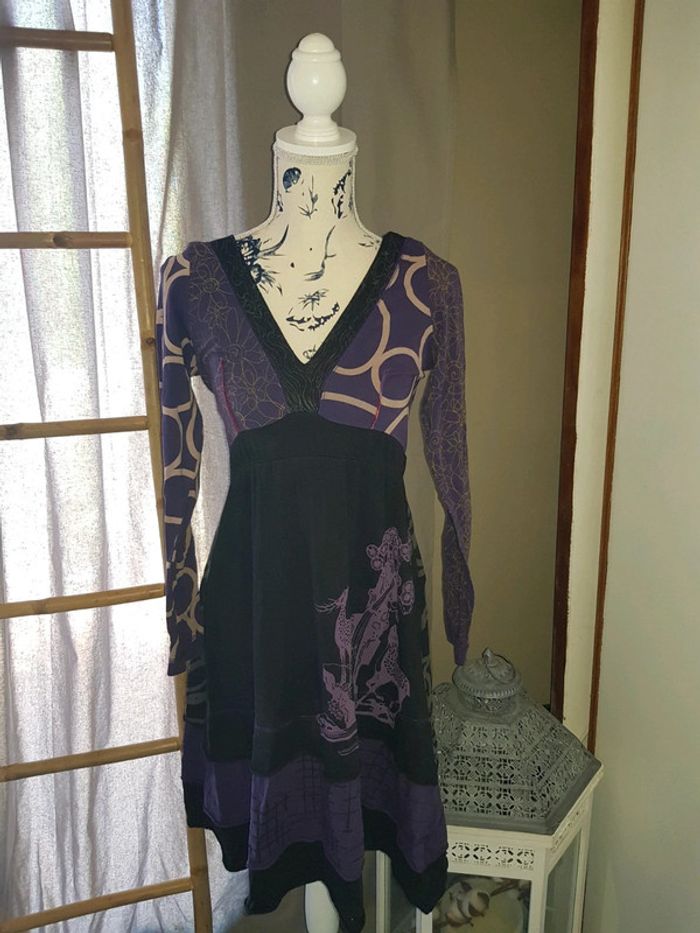 Robe à motif hiver violette et noire