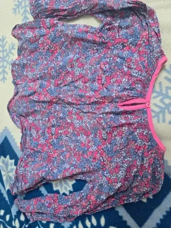 Blouse fleuri de la marque tape à l'oeil en taille 6 ans