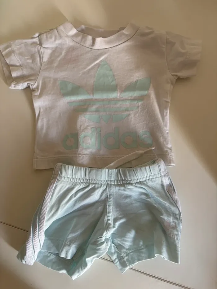 Ensemble Adidas bébé 0-3 mois