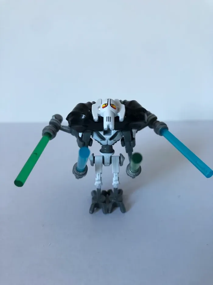 Figurine type lego Général Griévious. Star Wars
