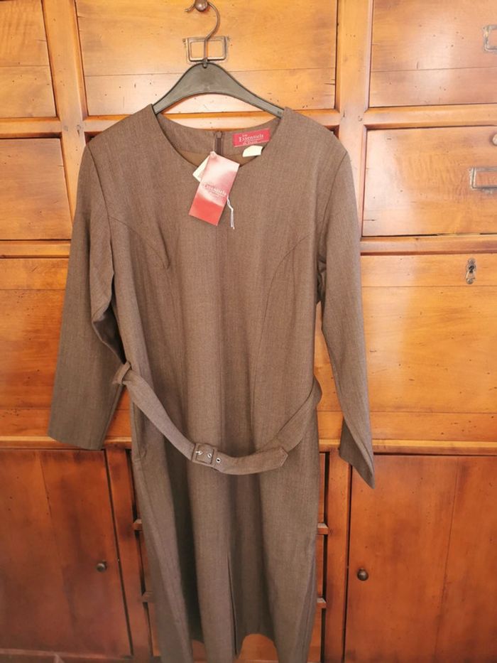 Robe neuve daxon 42