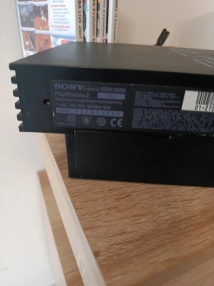 PS2 fat avec 2 manettes et 4 jeux. - photo numéro 5