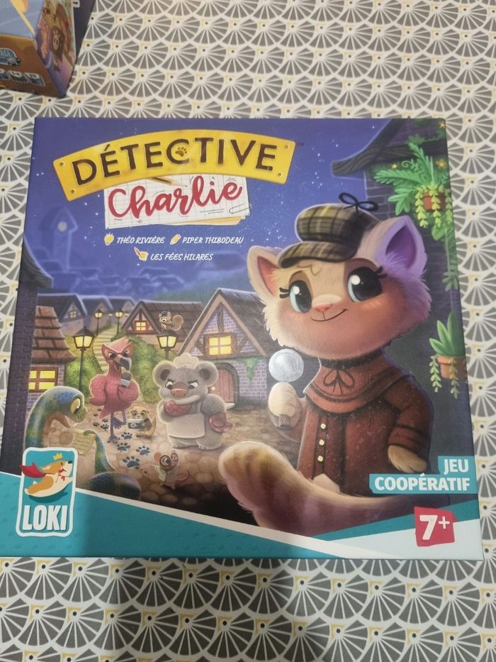 Détective Charlie loki