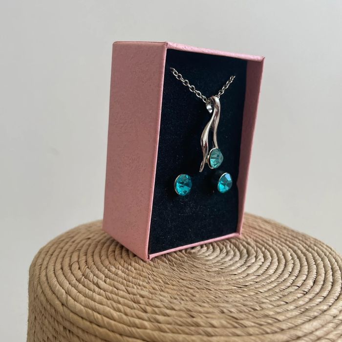 🚨 idée cadeau  🚨 parure de bijoux neuve avec écrin - photo numéro 17