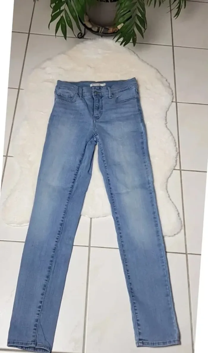 Jean Levi's 311 Shaping Skinny W26 L30 Bleu - photo numéro 2
