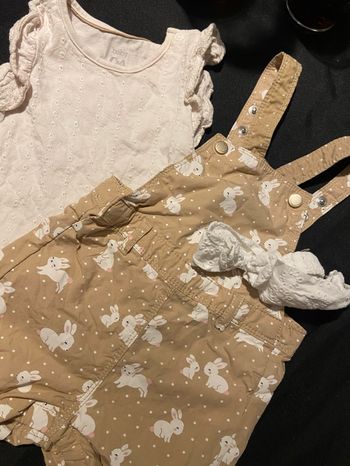 Ensemble salopette motif lapins + bandeau